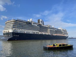 Cruiseschip Rotterdam Holland America Line aankomst